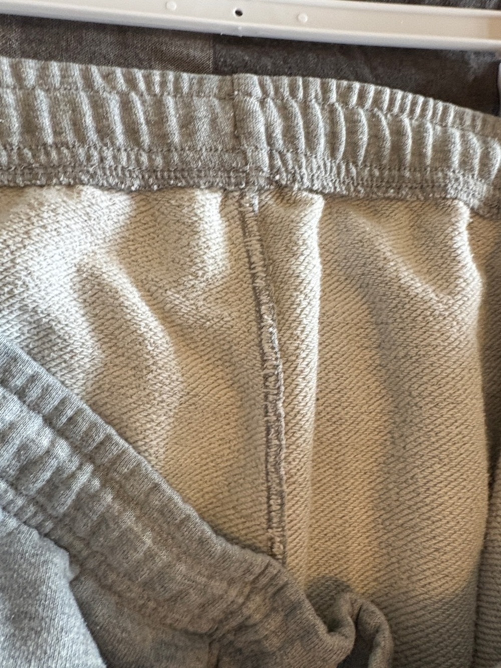 ALO Yoga Chill Sweatpants - Picture 7 of 7